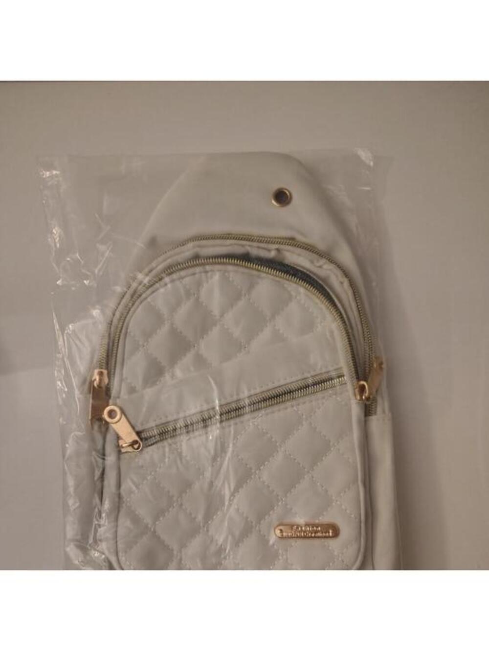 🩶 Brand New White Quilted Crossbody Sling‎ Bag with Gold Zippers 🩶
